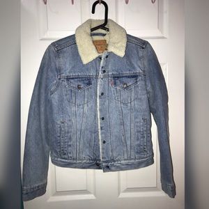 SOLD❕❗️❗️❕ LEVIS SHERPA DENIM JACKET